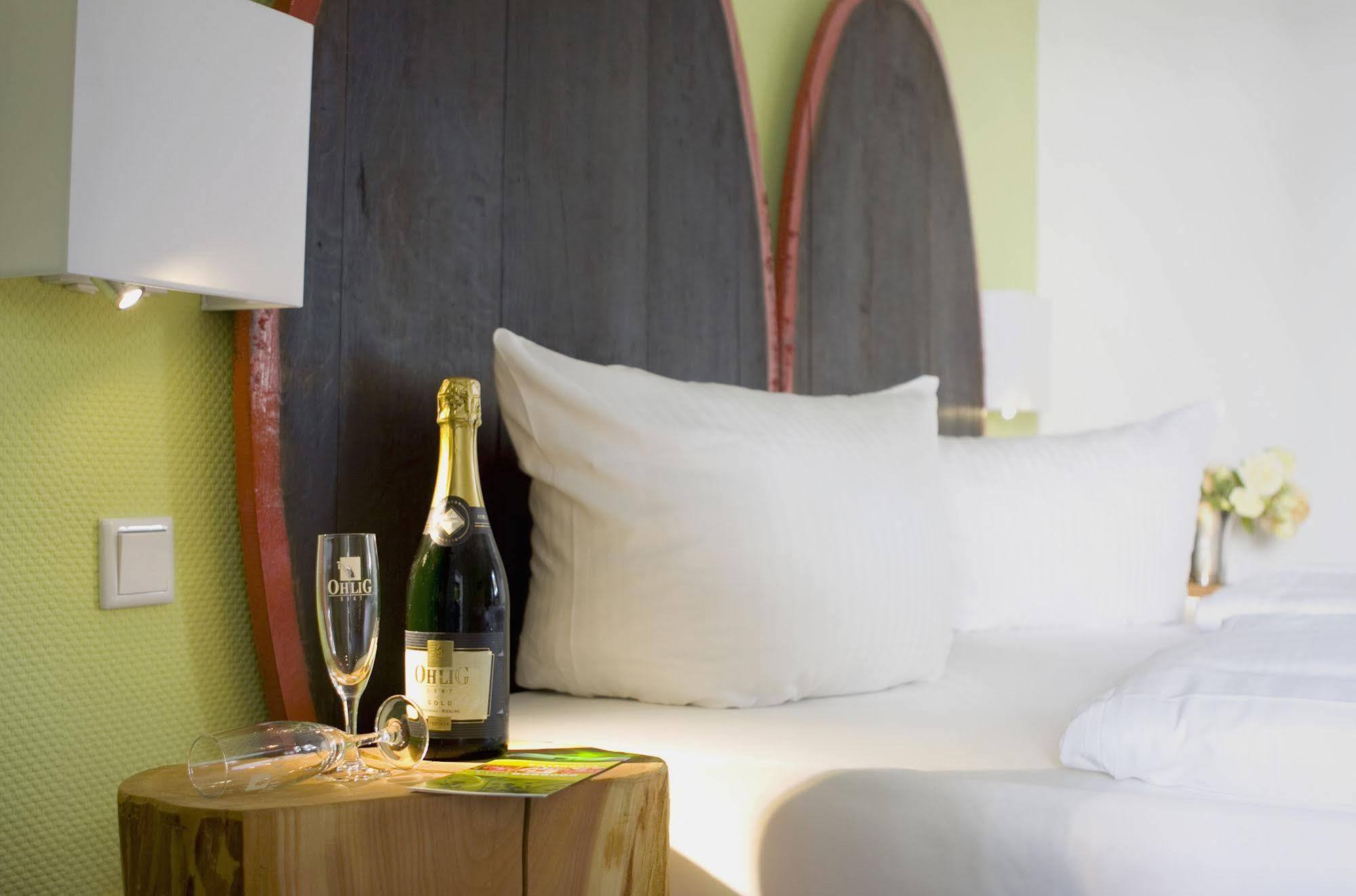 Hotel Lindenwirt ฮูเดสไฮม์ แอม ไฮน์ ภายนอก รูปภาพ